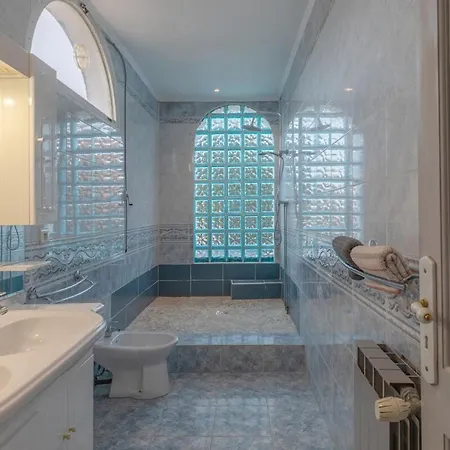 شقة Reyosam, 6 Chambres, Piscine & Hammam *